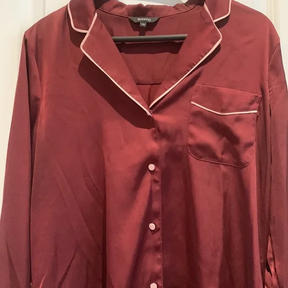 Button up blouse - Picture 2 of 5